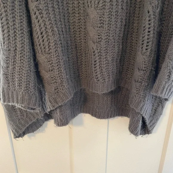 Urban Outfitters x UNIF chunky cable knit sweater - Picture 5 of 9